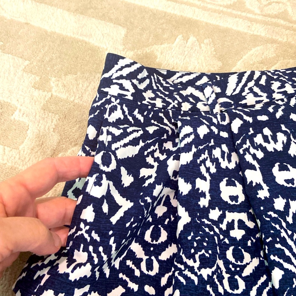 Lauren Ralph LRL Womens Size 8 Pleated Shorts Navy Blue White
Print Pockets - Picture 2 of 5